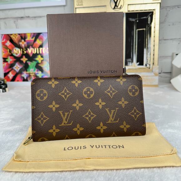 Louis Vuitton Handbags - Louis Vuitton Monogram Zippy Zip Around Wallet VINTAGE Excellent!